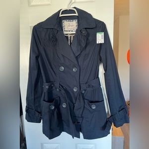 Lightweight jacket with belt